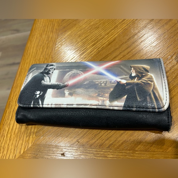 Star Wars LoungeFly Wallet - Picture 1 of 4